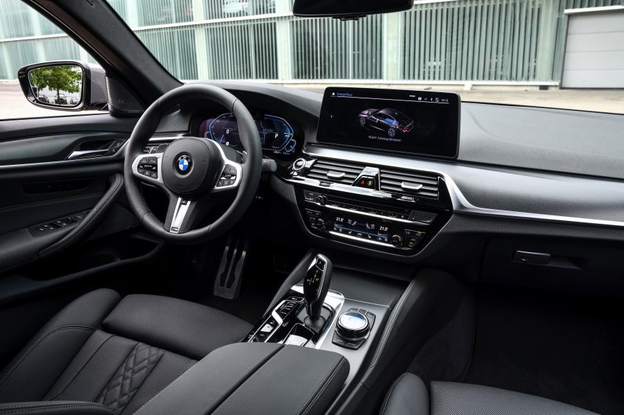  BMW 545e xDrive M Sport 2020 года  (фото 12 из 20)